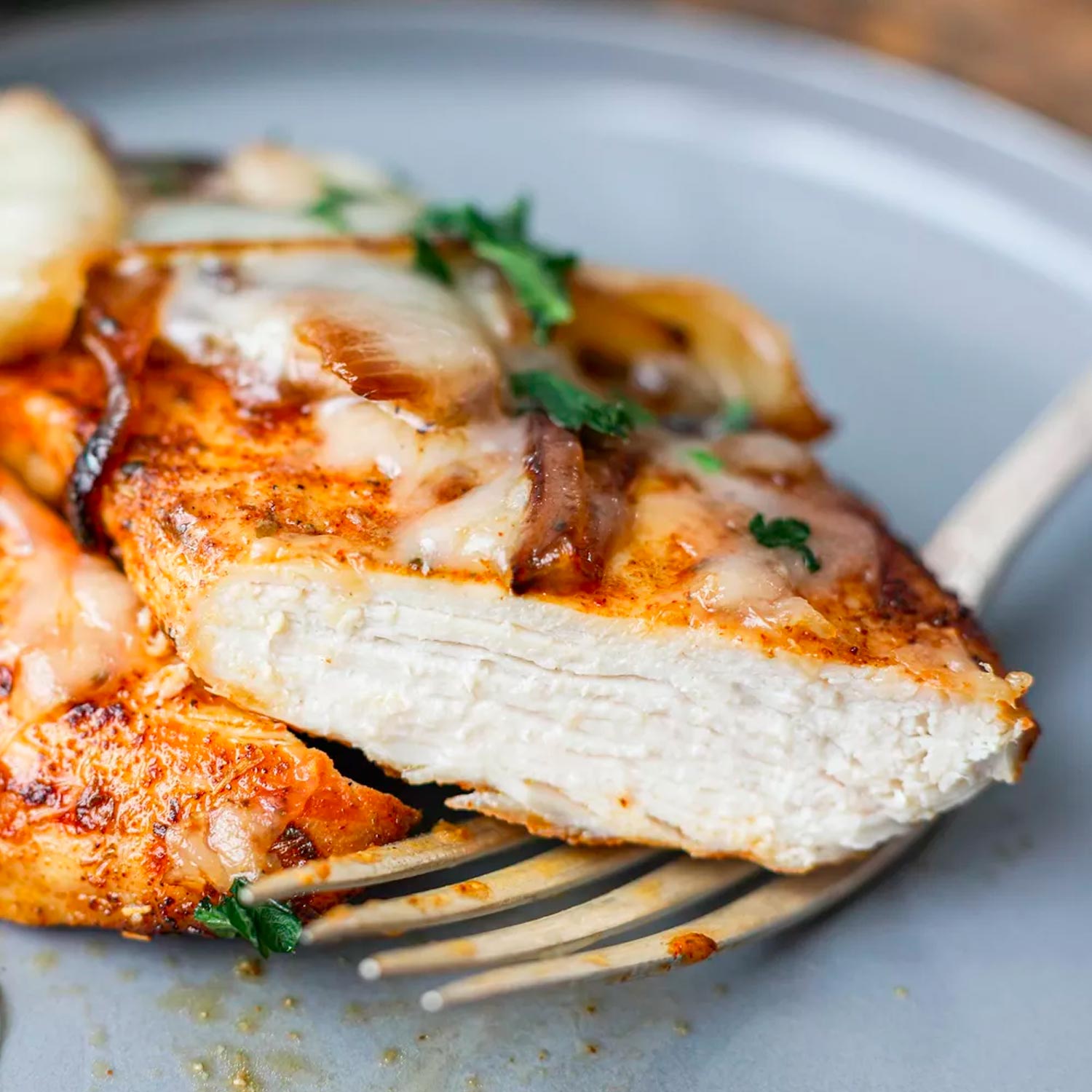 Smart Chicken Organic Boneless & Skinless Chicken Breast - 0.75-1.75lbs - price per lb - obrazek 2